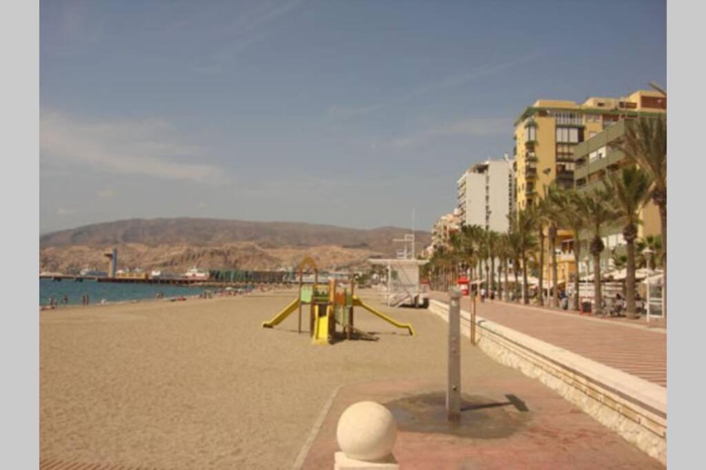 El Rinconcito Cubano En La Playa Almeria Exterior foto